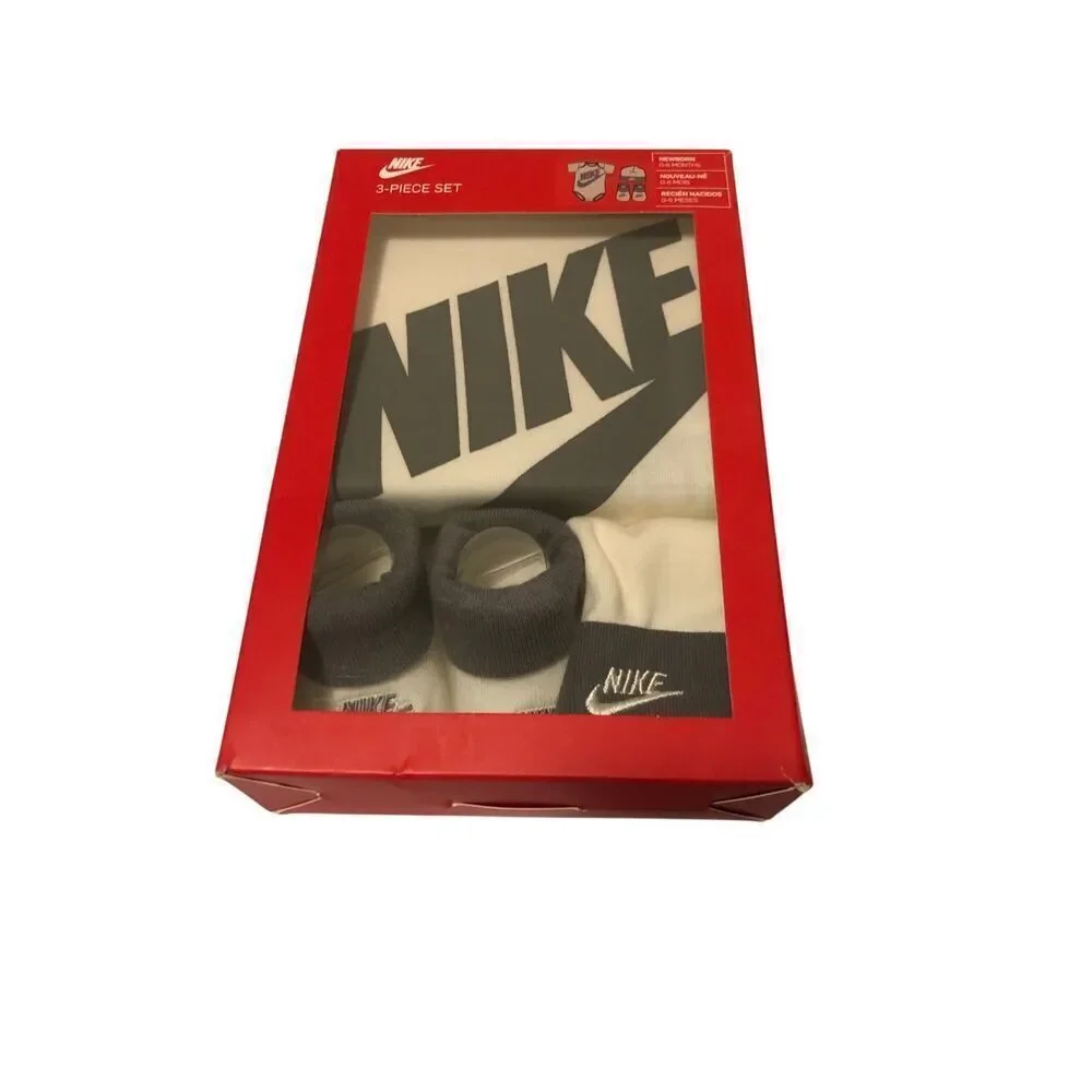 Nike 3-Piece Baby Gift Box Set Size 0-6 Months